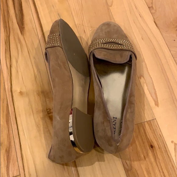 Alfani Flats - Picture 4 of 5